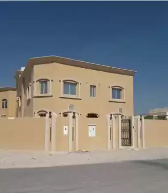 Résidentiel Propriété prête 5 chambres U / f Villa autonome  a louer au Al-Sadd , Doha #7782 - 1  image 